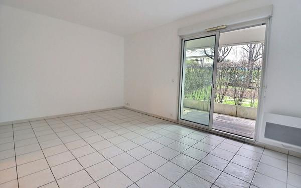 Appartement à vendre    2 pièces • 42,67 m2 Paris 20
