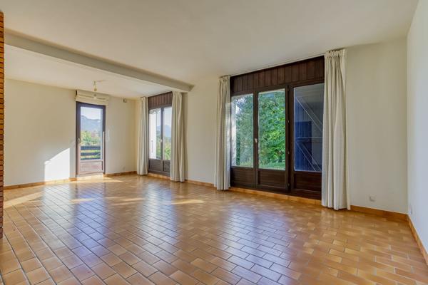 Spacieuse maison a vendre a Saint Baldoph - 11 Pieces et 7 Chambres !