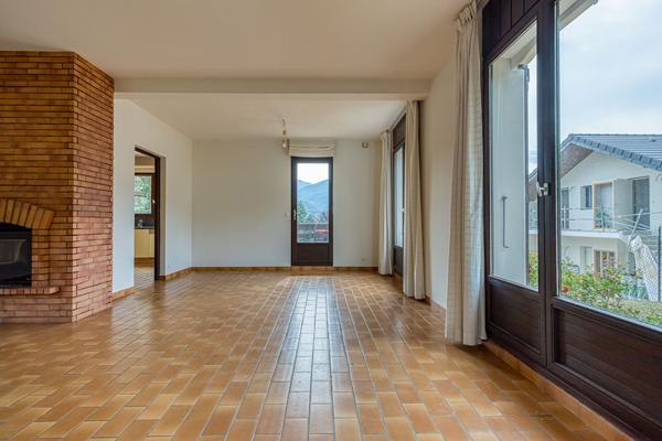 Spacieuse maison a vendre a Saint Baldoph - 11 Pieces et 7 Chambres !