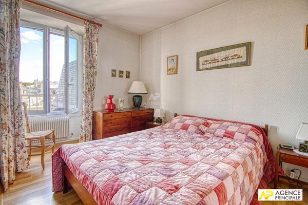 Versailles Notre-Dame Appartement 2 pièces 41m² situé au 5ème et dernier étage avec ascenseur €329 000 ** - Référence 26594