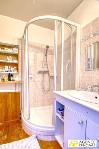 Versailles Notre-Dame Appartement 2 pièces 41m² situé au 5ème et dernier étage avec ascenseur €329 000 ** - Référence 26594