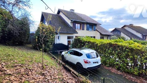 Un environnement calme, résidentiel et proche du centre-ville.