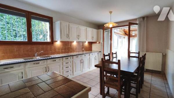 Un environnement calme, résidentiel et proche du centre-ville.