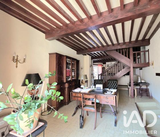 Maison à vendre 10 pièces 225,14 m² Saint-Marcellin-en-Forez