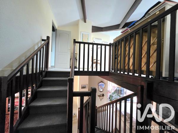 Maison à vendre 10 pièces 225,14 m² Saint-Marcellin-en-Forez