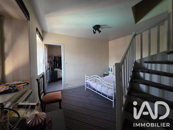 Maison à vendre 10 pièces 225,14 m² Saint-Marcellin-en-Forez