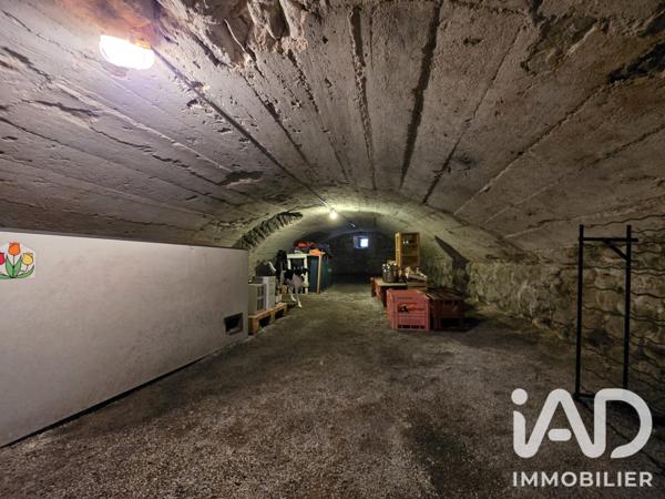 Maison à vendre 10 pièces 225,14 m² Saint-Marcellin-en-Forez