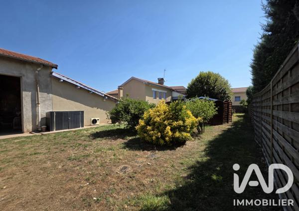 Maison à vendre 10 pièces 225,14 m² Saint-Marcellin-en-Forez