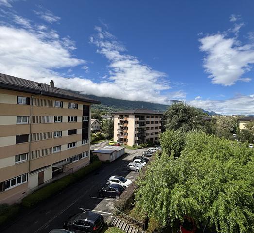 T2 lumineux avec 2 balcons et cave à deux pas de toutes commodités !
