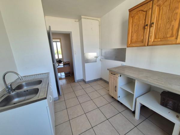 Achat Appartement T3 Grenoble – 3 Pièces Traversant Est-Ouest avec Balcon, Cave & Parking