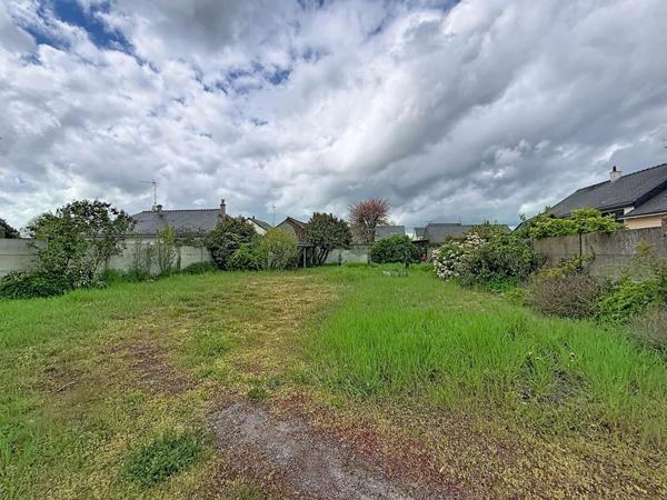 Maison familiale BRIOLLAY - 4 chambres - terrain constructible