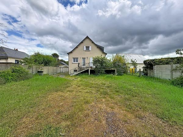 Maison familiale BRIOLLAY - 4 chambres - terrain constructible