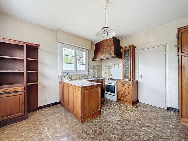 Maison familiale BRIOLLAY - 4 chambres - terrain constructible