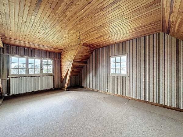 Maison familiale BRIOLLAY - 4 chambres - terrain constructible