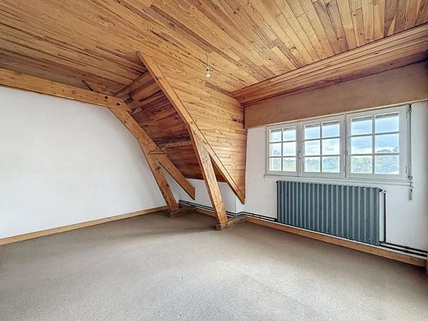 Maison familiale BRIOLLAY - 4 chambres - terrain constructible