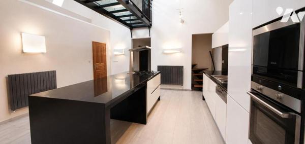 Loft atypique avec garage 6 voitures en plein centre de Valenciennes