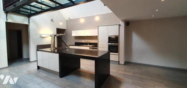 Loft atypique avec garage 6 voitures en plein centre de Valenciennes