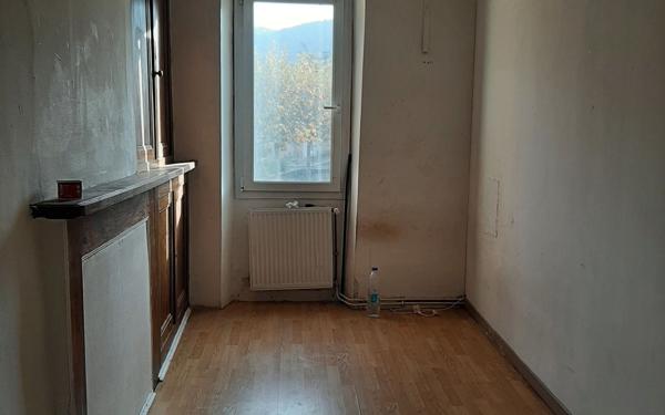 Maison à vendre    4 pièces •  Aiguefonde