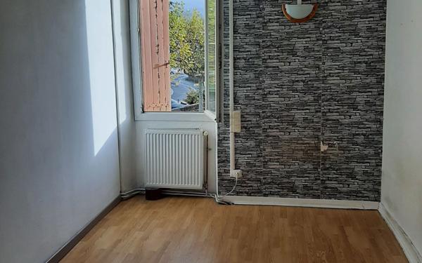 Maison à vendre    4 pièces •  Aiguefonde