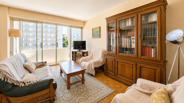 Appartement
         3 pièces
        - 76 m² Exclusivité 195 000 € *
