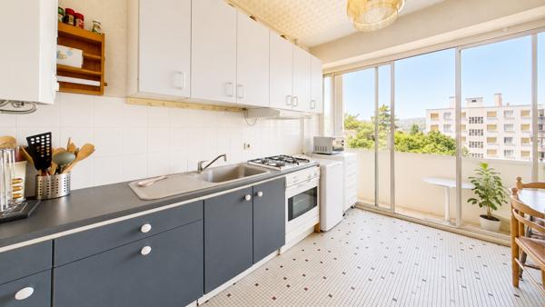 Appartement
         3 pièces
        - 76 m² Exclusivité 195 000 € *