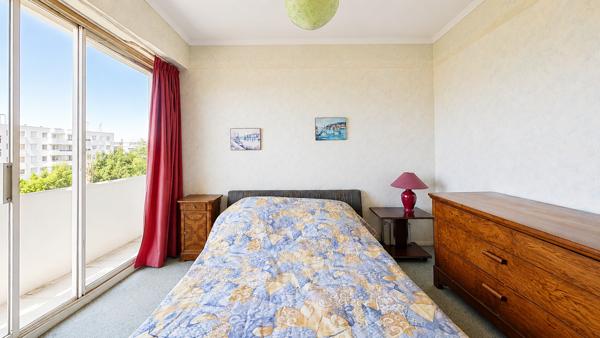 Appartement
         3 pièces
        - 76 m² Exclusivité 195 000 € *