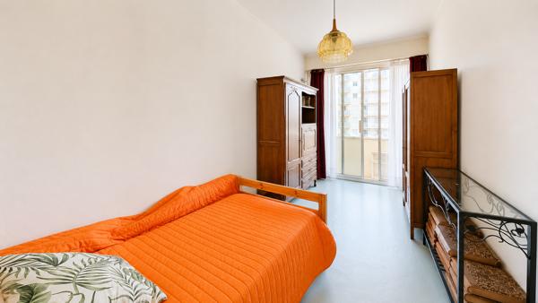 Appartement
         3 pièces
        - 76 m² Exclusivité 195 000 € *