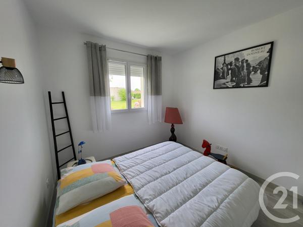Maison à vendre  5 pièces - 99 m 2   SAINTES  - 17