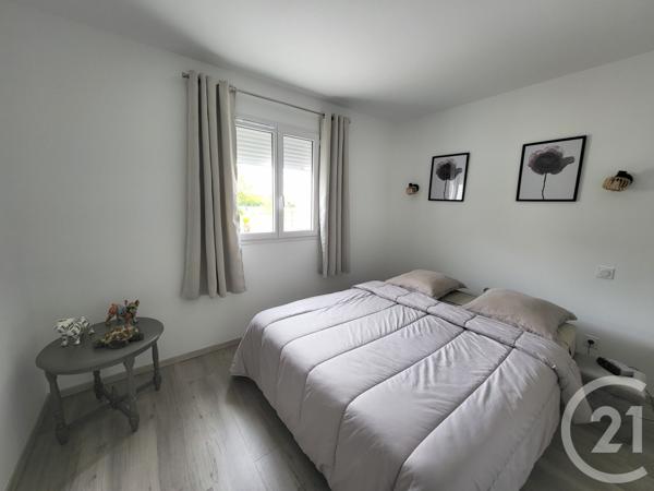 Maison à vendre  5 pièces - 99 m 2   SAINTES  - 17