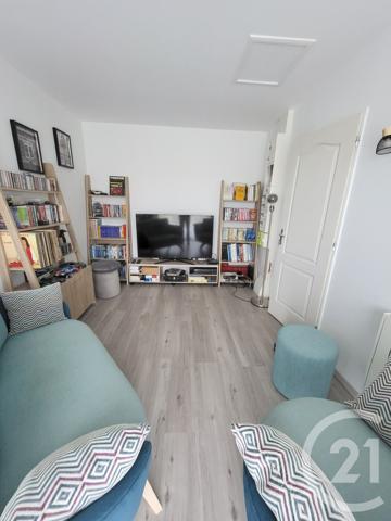 Maison à vendre  5 pièces - 99 m 2   SAINTES  - 17