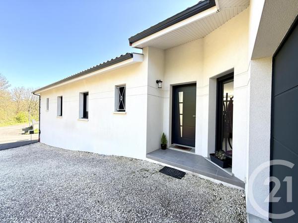 Maison à vendre  5 pièces - 99 m 2   SAINTES  - 17