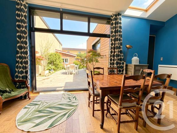 Maison à vendre  4 pièces - 122 m 2   BEGLES  - 33