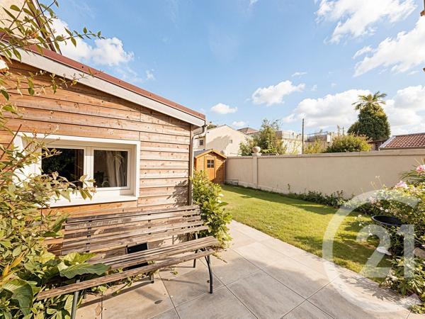 Maison à vendre  4 pièces - 122 m 2   BEGLES  - 33
