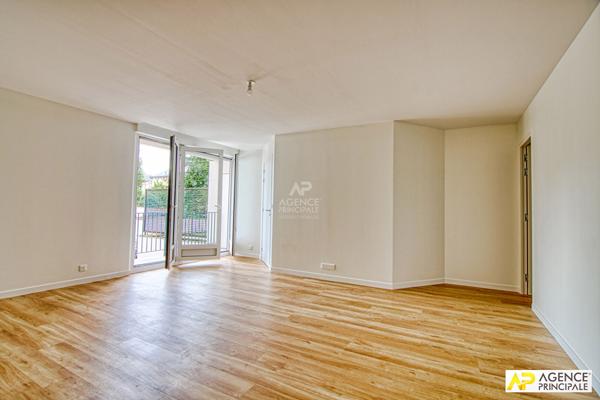 Versailles Rive-Droite appartement 2 pièces 58 m² carrez situé au 1er étage avec ascenseur, cave et parking €348 000 ** - Référence 25933