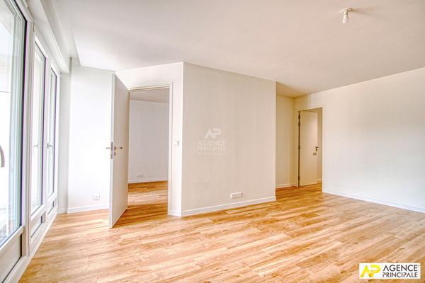 Versailles Rive-Droite appartement 2 pièces 58 m² carrez situé au 1er étage avec ascenseur, cave et parking €348 000 ** - Référence 25933