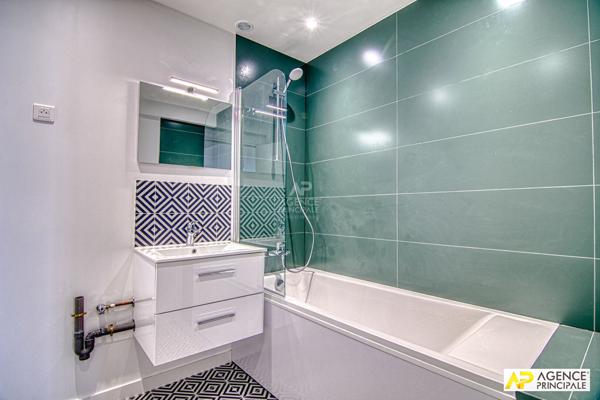 Versailles Rive-Droite appartement 2 pièces 58 m² carrez situé au 1er étage avec ascenseur, cave et parking €348 000 ** - Référence 25933