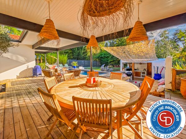 Mios (33380) Villa contemporaine avec 5 chambres et piscine