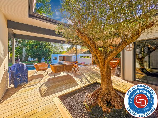 Mios (33380) Villa contemporaine avec 5 chambres et piscine