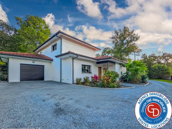 Mios (33380) Villa contemporaine avec 5 chambres et piscine