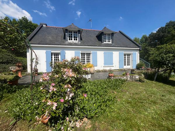 ARRADON À vendre Maison à rénover de 146m² sur terrain de plus de 4700m² avec studio