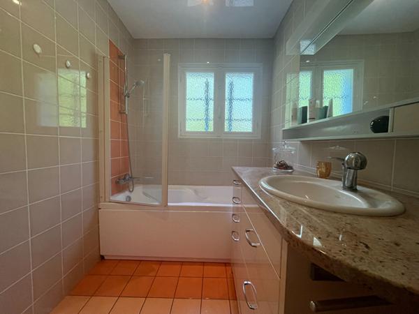 ARRADON À vendre Maison à rénover de 146m² sur terrain de plus de 4700m² avec studio