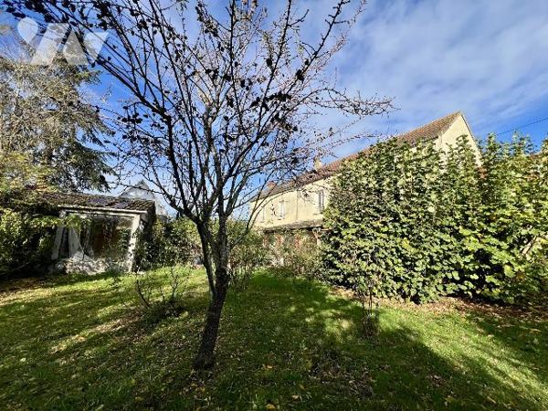 BEAUX ESPACES- proche commerces