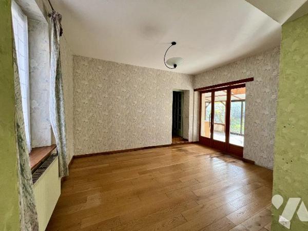 BEAUX ESPACES- proche commerces