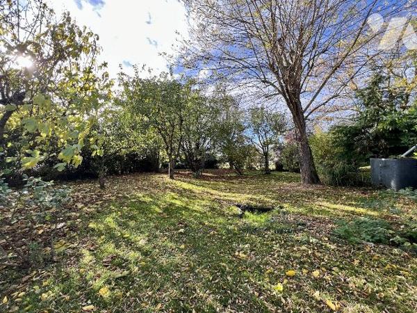 BEAUX ESPACES- proche commerces