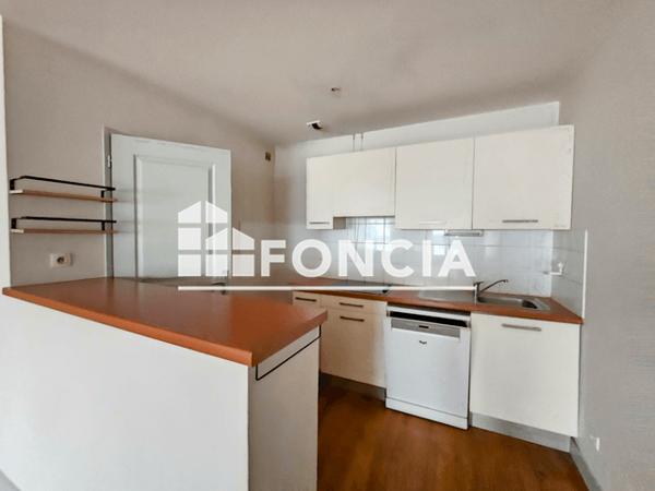 Location Appartement 3 pièces 77.38 m² - 5 RUE DU PORT Bordeaux 33000