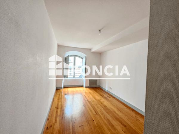 Location Appartement 3 pièces 77.38 m² - 5 RUE DU PORT Bordeaux 33000
