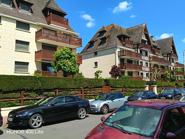 Appartement T2/T3  68 m² à Deauville dans le Triangle d'Or avec balcon, cave et box fermé à trois minutes de la plage