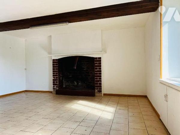 A vendre sur la commune de Le Mesnil-Rainfray, à 5 minutes de Juvigny-les-Vallées et à 15 minut...