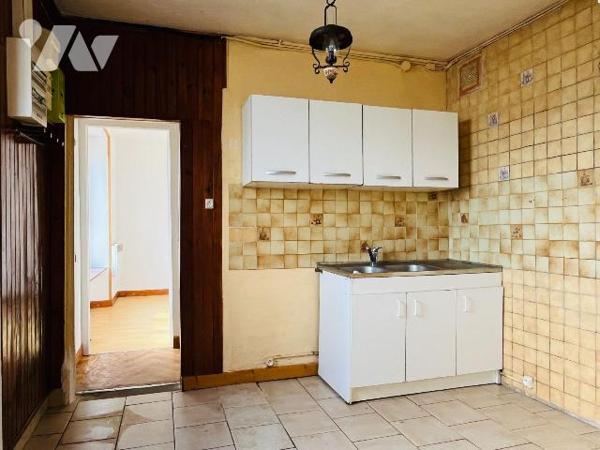 A vendre sur la commune de Le Mesnil-Rainfray, à 5 minutes de Juvigny-les-Vallées et à 15 minut...