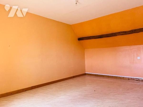 A vendre sur la commune de Le Mesnil-Rainfray, à 5 minutes de Juvigny-les-Vallées et à 15 minut...